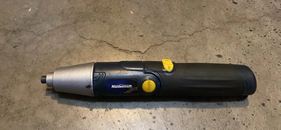 Mastercraft Maximum 18V Cordless Drill, Light, and Screwdriver - photo 2