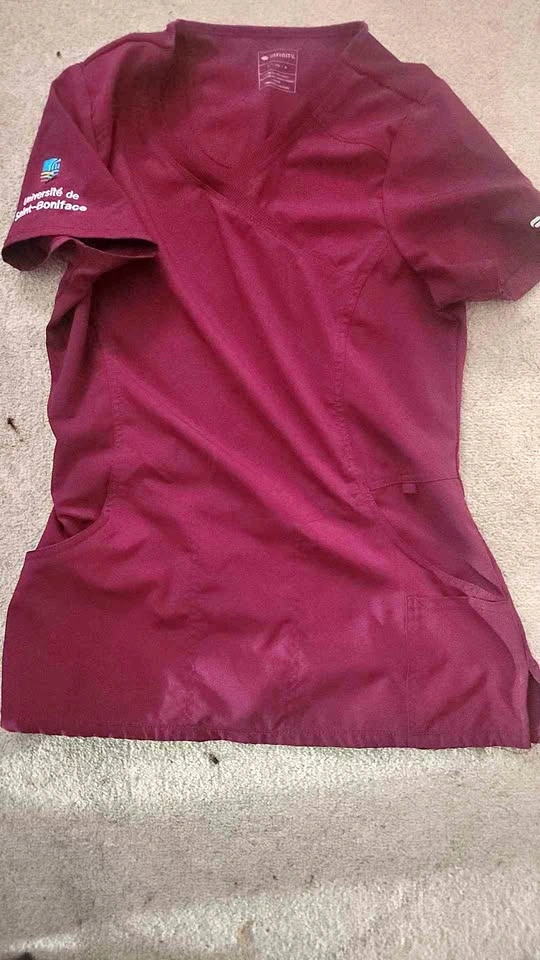 Université de Saint-Boniface scrubs shirt