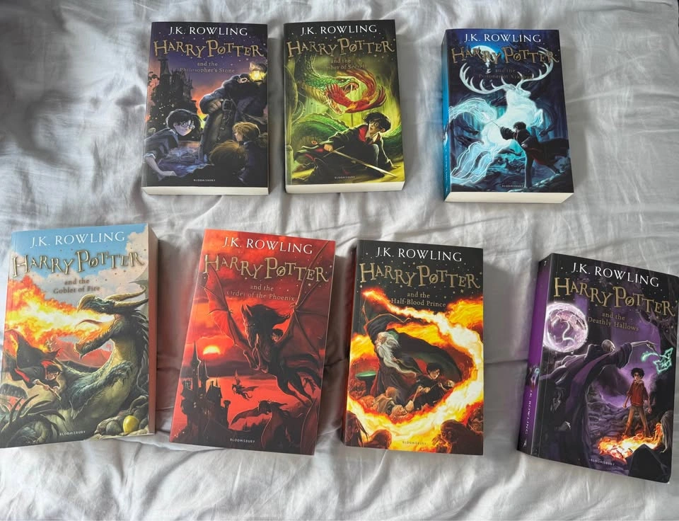 Harry Potter COMPLETE PAPERBACK SET - photo 2