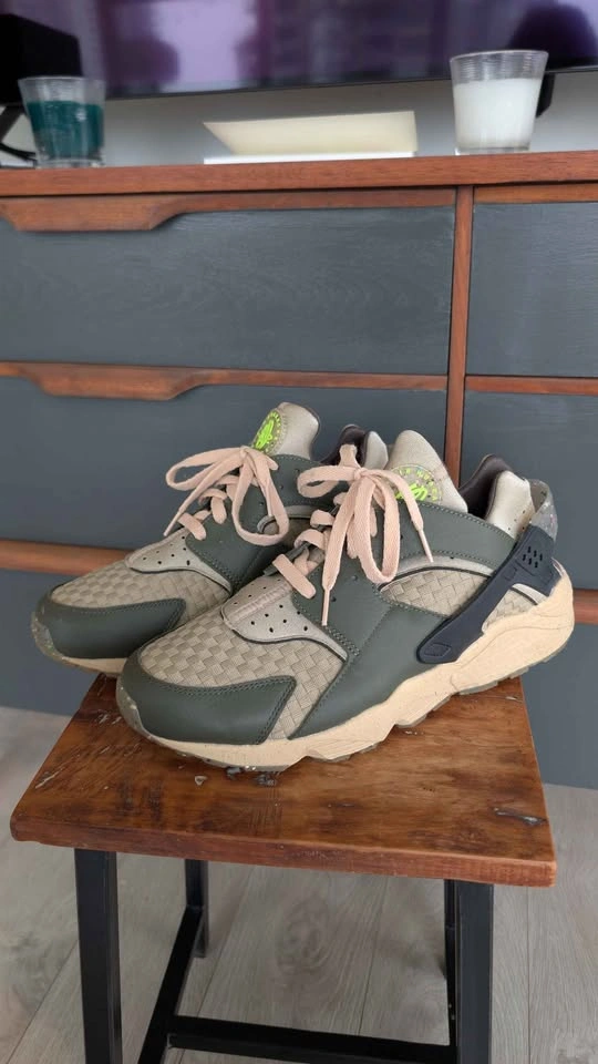 Nike Air Huarache Crater Premium in "Cargo Khaki/Limestone" Size - photo 2
