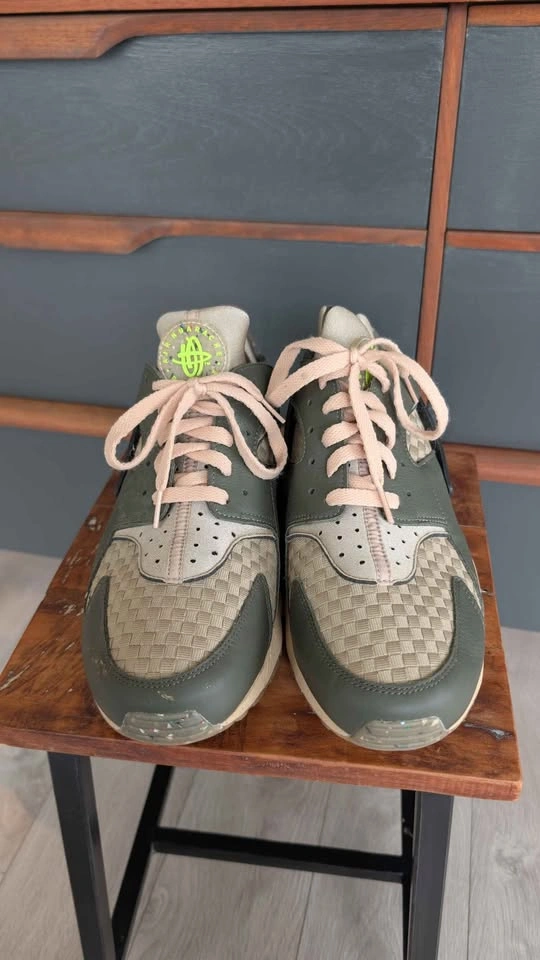 Nike Air Huarache Crater Premium in "Cargo Khaki/Limestone" Size - photo 3