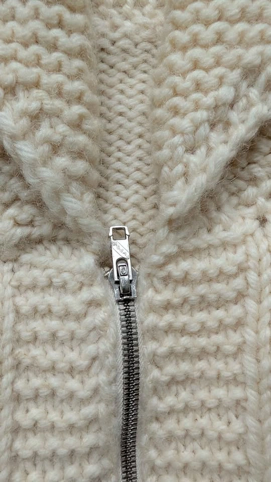 Cowichan style sweater 100% Wool roughly size Medium Women's - photo 5