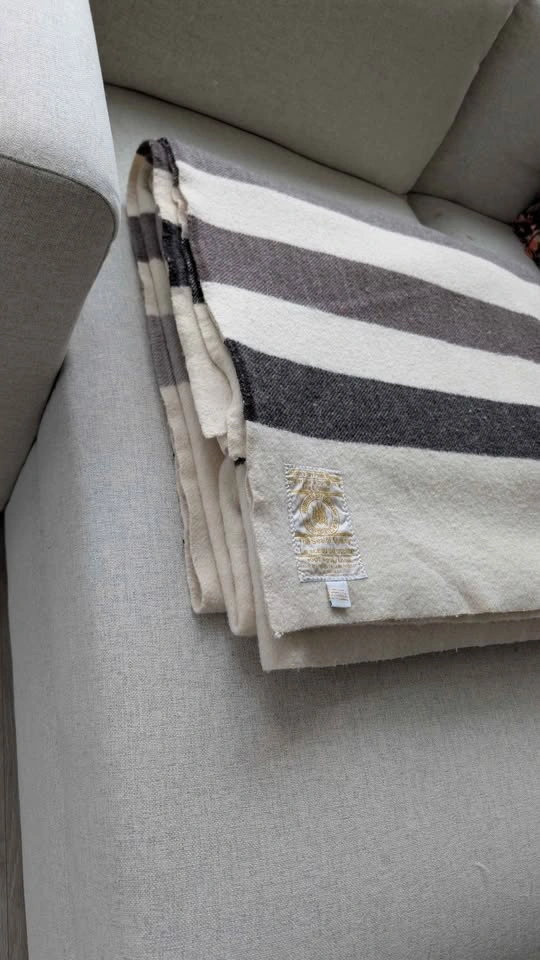 8-Point Hudson Bay Blanket in Black/Grey - King size - photo 4
