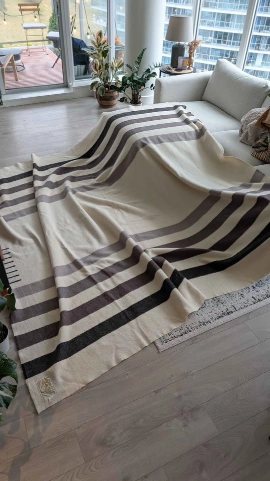 8-Point Hudson Bay Blanket in Black/Grey - King size - photo 5