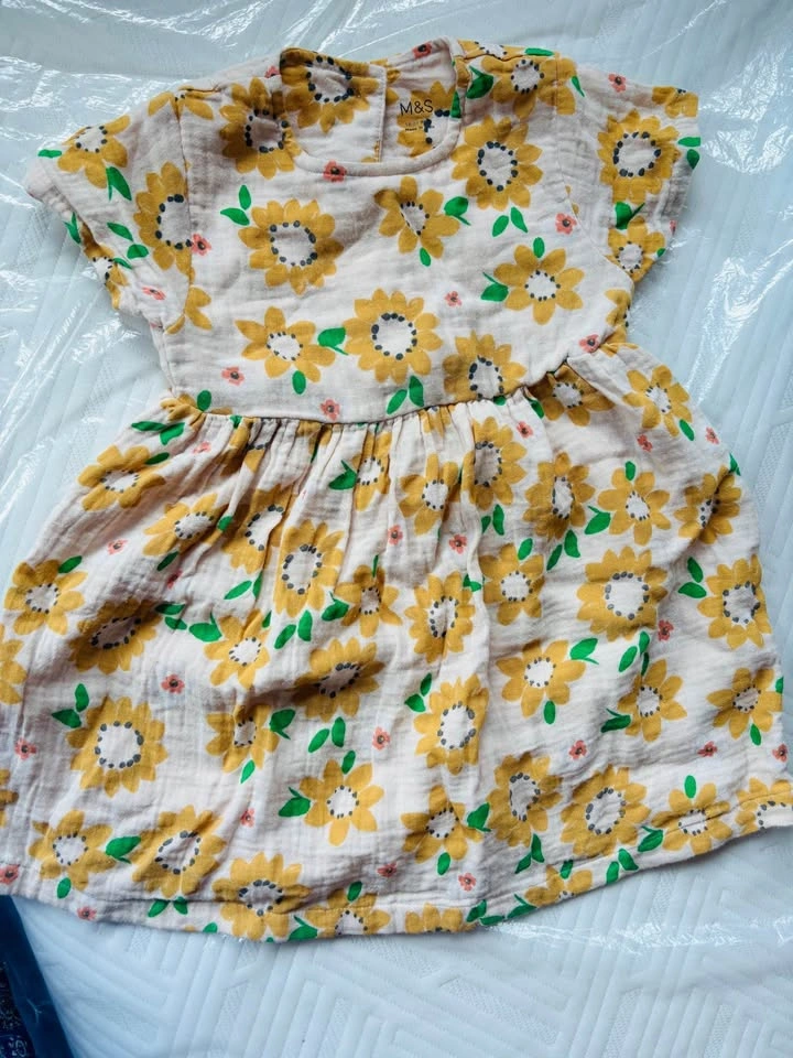 M&S, H&M & Carter's Baby Dresses Bundle - photo 2