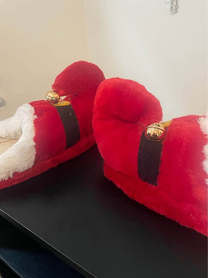 Santa Slippers with Bells 🧑‍🎄🔔🎄 – Men’s 7–8 / Women’s 8–10 - photo 2