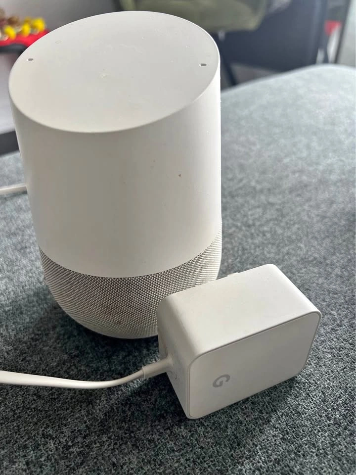 Google Home Smart Speaker