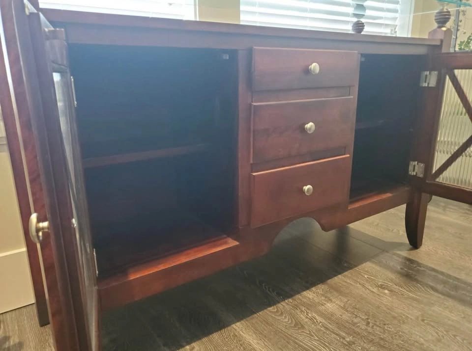 Canadel Solid Wood Buffet / Sideboard with Glass Top - photo 3