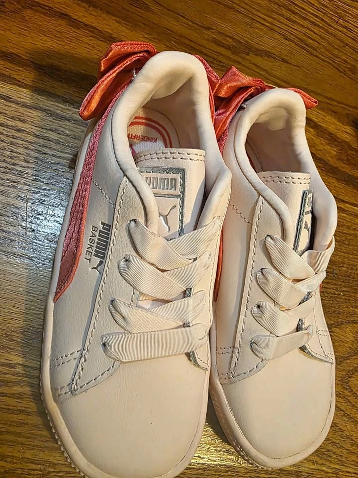 Girl Puma Basket Bow Sneakers, US size 8