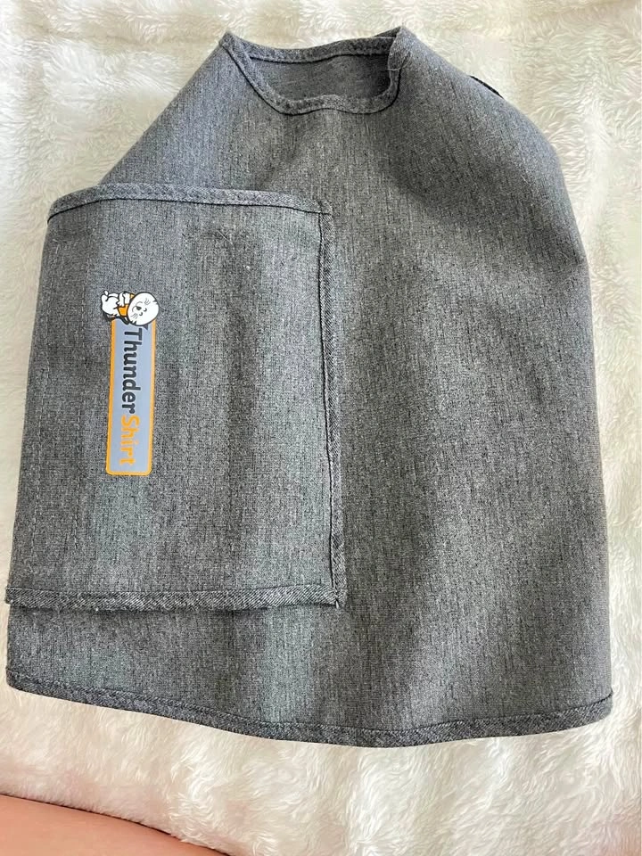 Like new Classic ThunderShirt for Cats LARGE