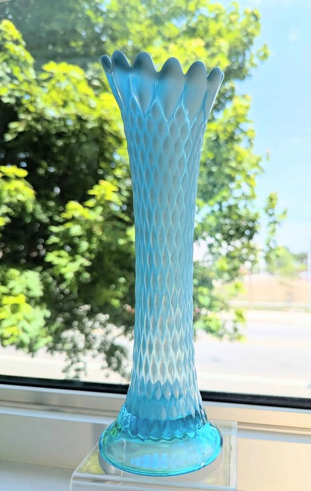 Vintage Blue NORTHWOOD Diamond Optic OPALESCENT Swung Vase - photo 3