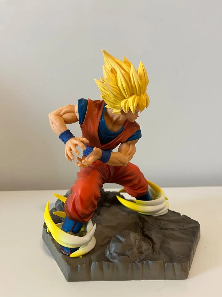 Dragon Ball Super Saiyan Son Goku Figure (Excellent Condition) - photo 2