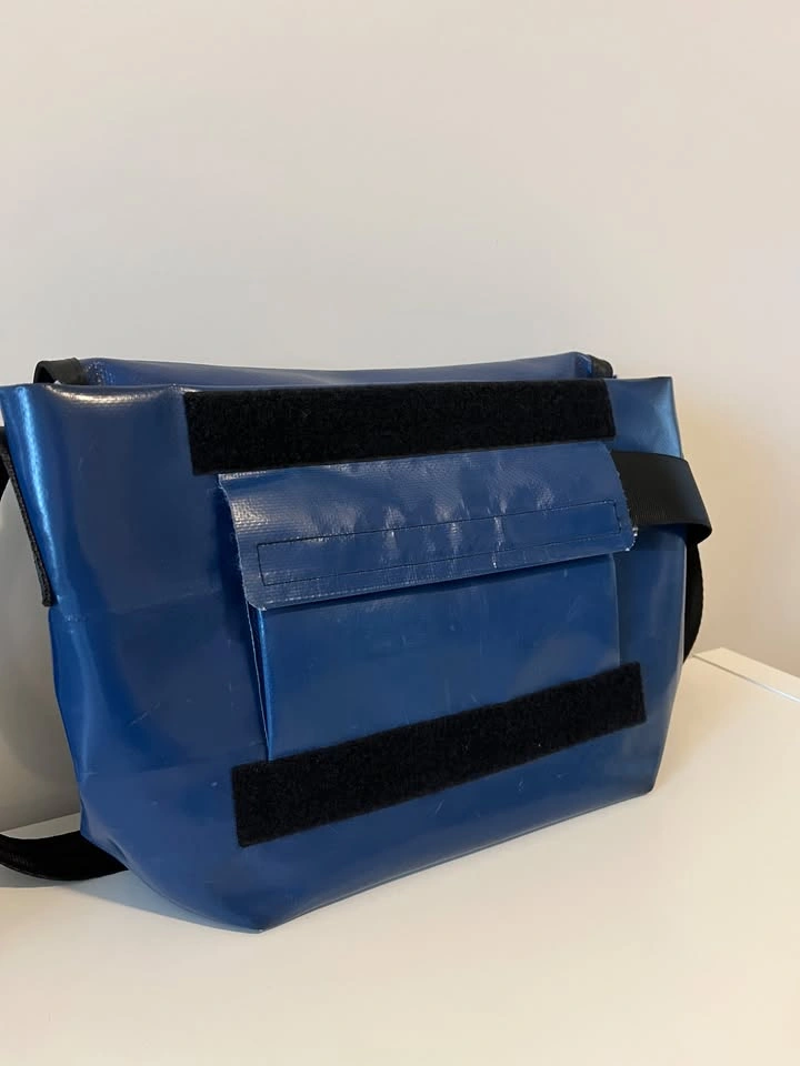 Freitag F13 TOP CAT Messenger Bag - Blue (Excellent Condition) - photo 4
