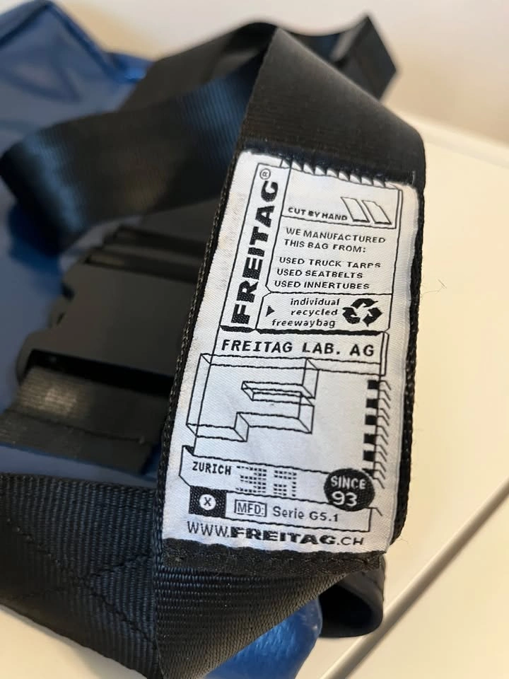 Freitag F13 TOP CAT Messenger Bag - Blue (Excellent Condition) - photo 5