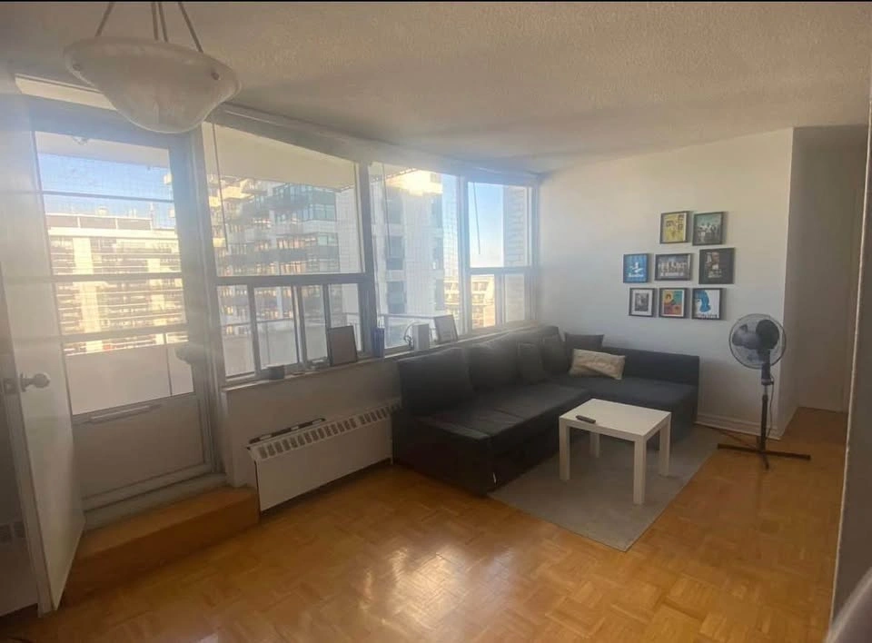 Private room for rent - photo 3