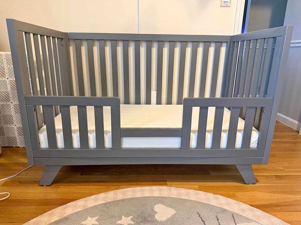 Child Craft 4-in-1 Convertible Crib