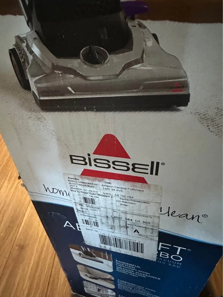 Bissell AeroSwift Turbo Bagless Vacuum – Excellent Condition - photo 2
