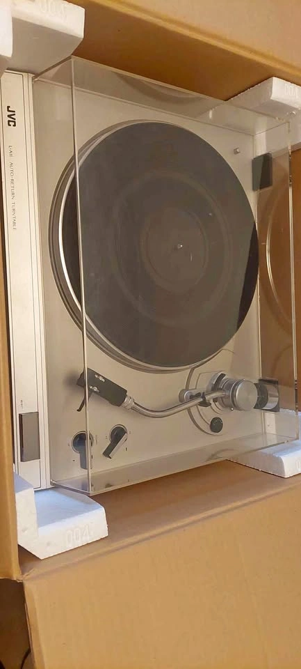 JVC L-A11 Auto-Return Turntable