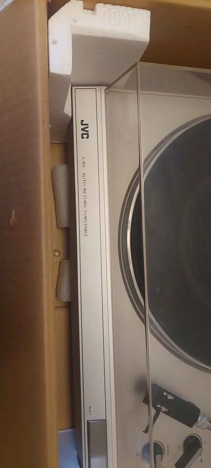 JVC L-A11 Auto-Return Turntable - photo 3