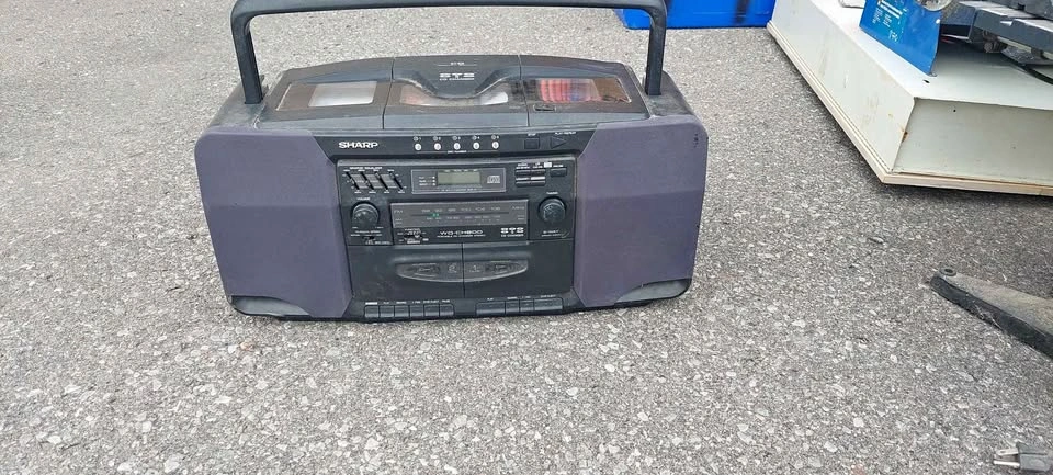 Sharp WQ-CH800 Portable CD Changer Stereo