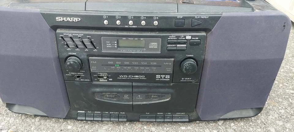 Sharp WQ-CH800 Portable CD Changer Stereo - photo 2