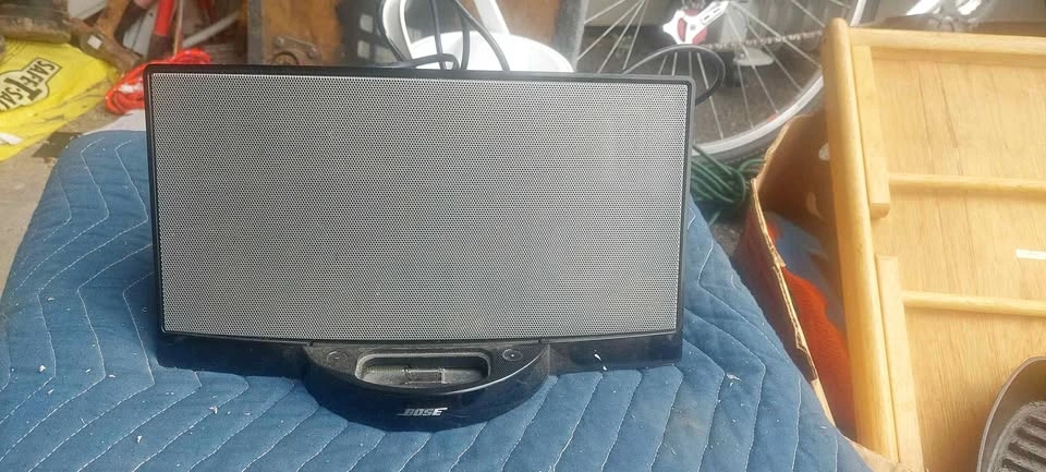Bose SoundDock digital music system