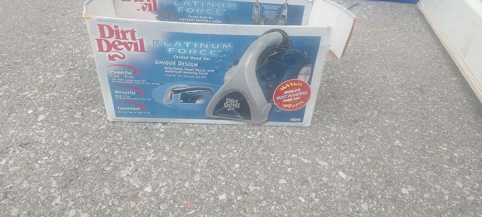 Dirt Devil Platinum Force Corded Hand Vac - photo 2