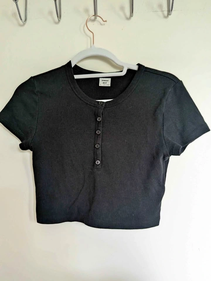 Aritzia (S) Sunday Best crop top