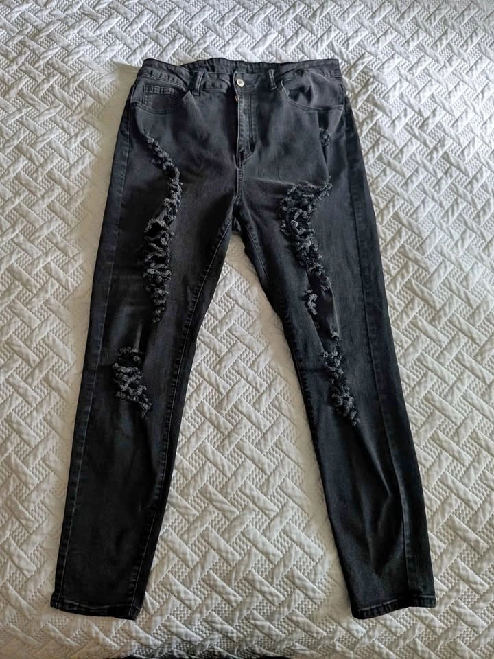 1XL Black Ripped Jeans