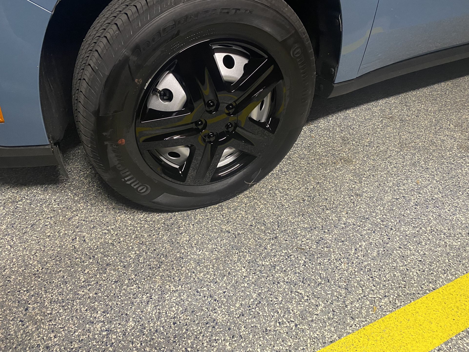 Ford Maverick Hub Caps Wheels like New black - photo 2