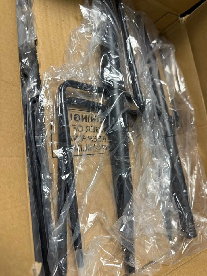 Brand new pack of 6 string lights poles outdoor strings 10ft - photo 3