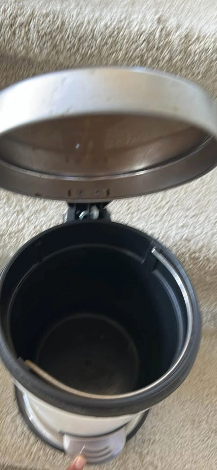 Garbage can - photo 2