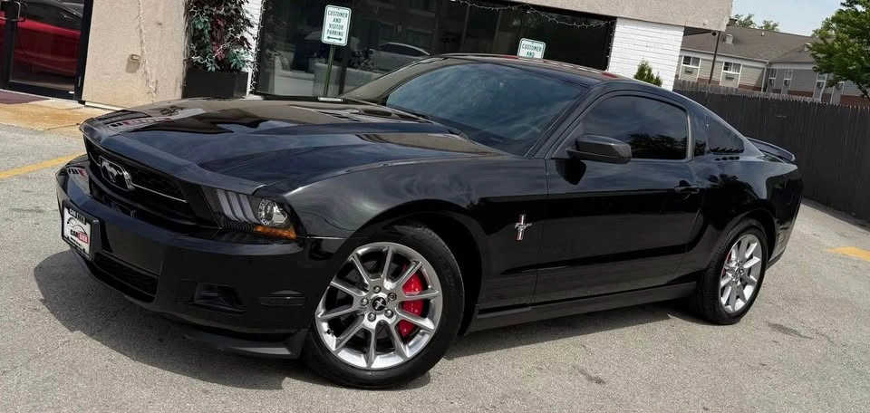 2011 Ford Mustang · Premium Coupe 2D - photo 2