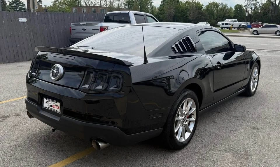 2011 Ford Mustang · Premium Coupe 2D - photo 5