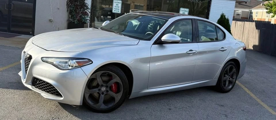 2017 Alfa Romeo Giulia · Sedan 4D - photo 2