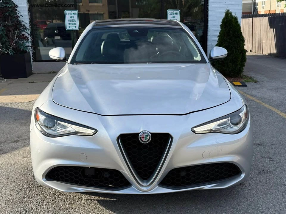 2017 Alfa Romeo Giulia · Sedan 4D - photo 3