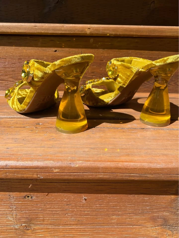 Women’s heels size 9.5 - photo 2