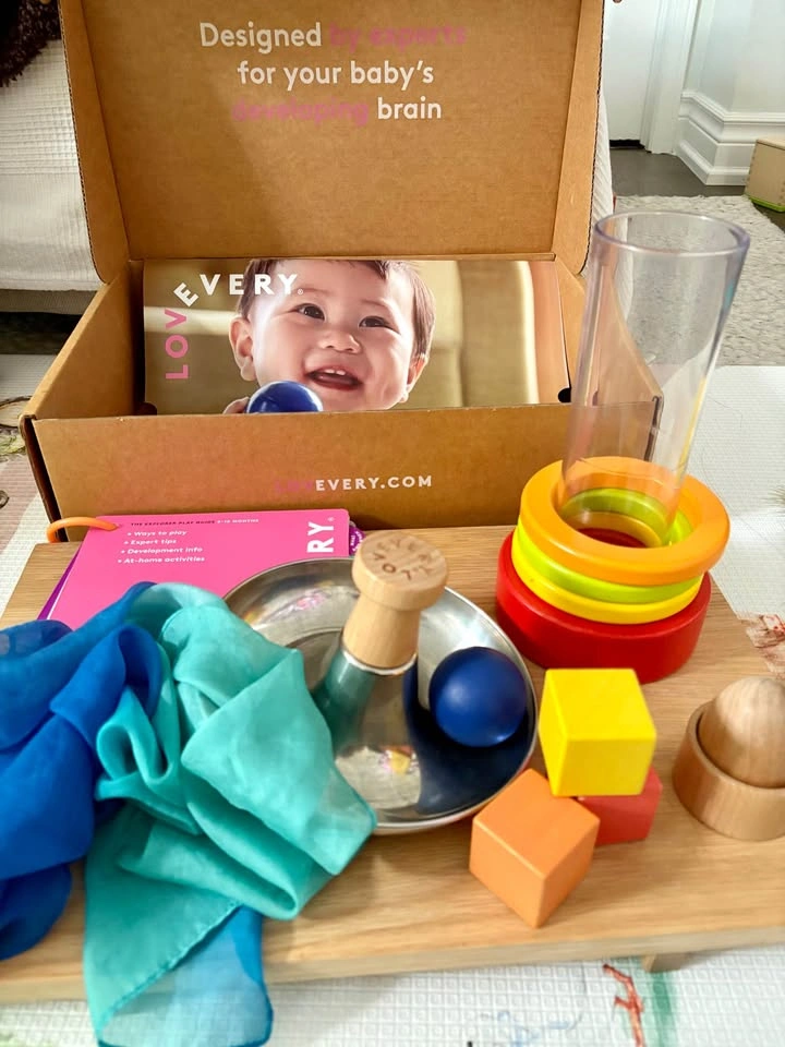 Lovevery The Explorer Play Kit 9-10 Months