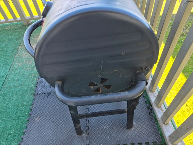 BBQ gas & charcoal grills in one - photo 5