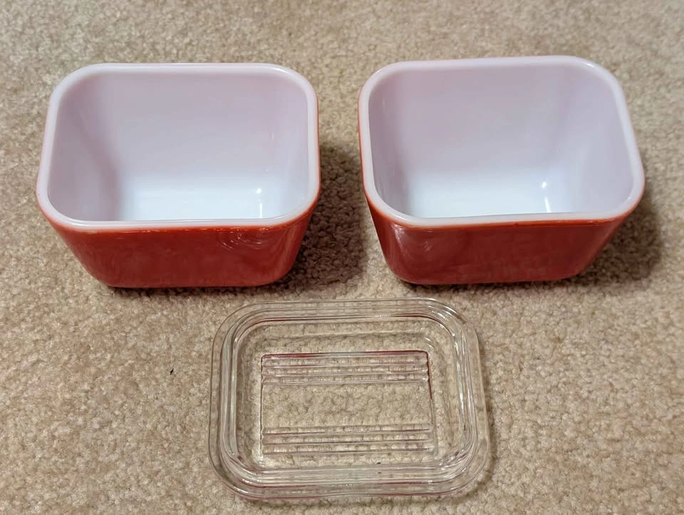 Vintage Pyrex Red 501 Refrigerator Dishes with Lid - photo 3
