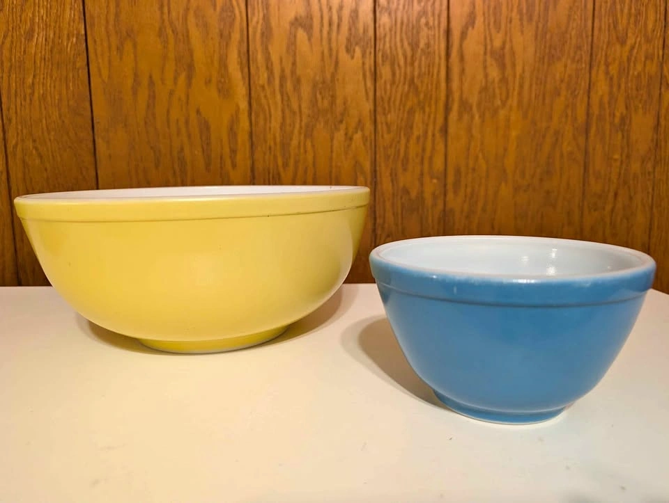 Vintage Pyrex Mixing Bowls
