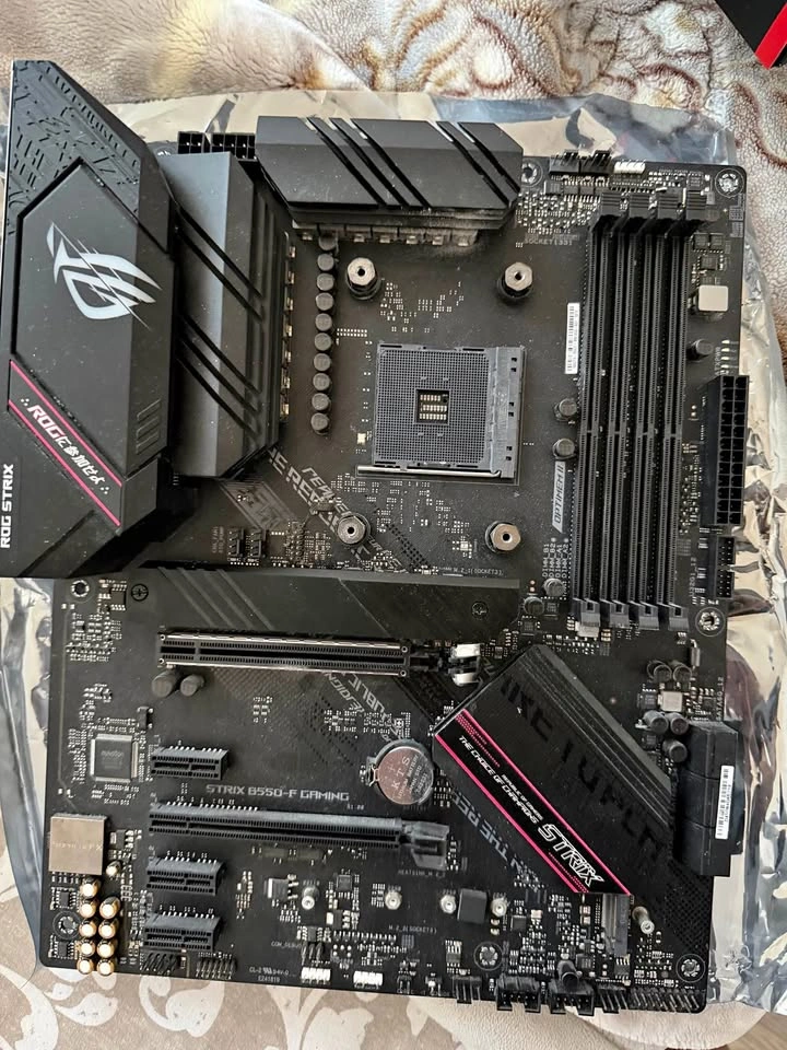 Asus ROG Strix B550-f motherboard