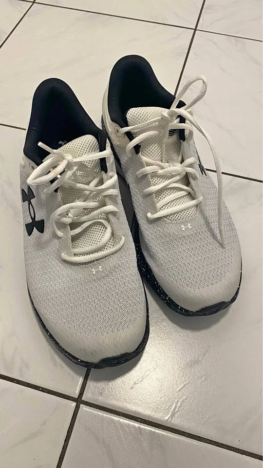 New Under Armour Shoes Men’s US 11 120$ OBO