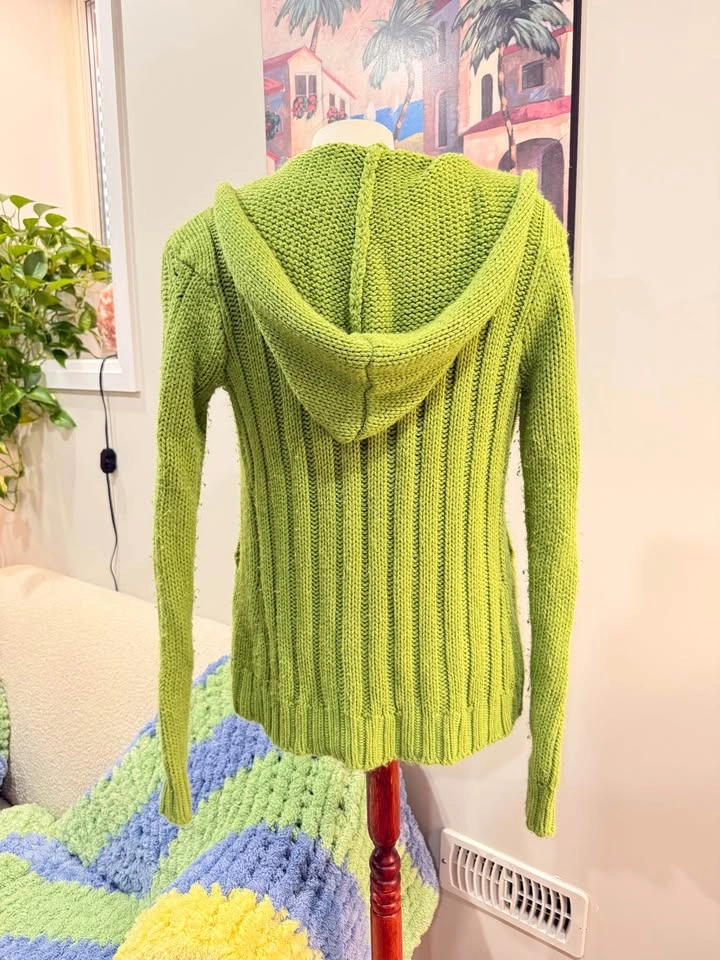 green knit sweater - photo 2