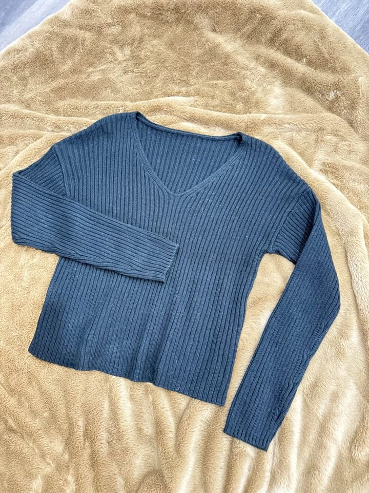 black knit long sleeve shirt - photo 3