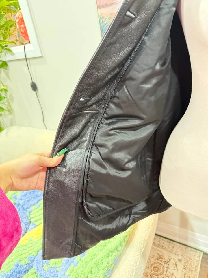 Danier leather jacket with winter lining - photo 3