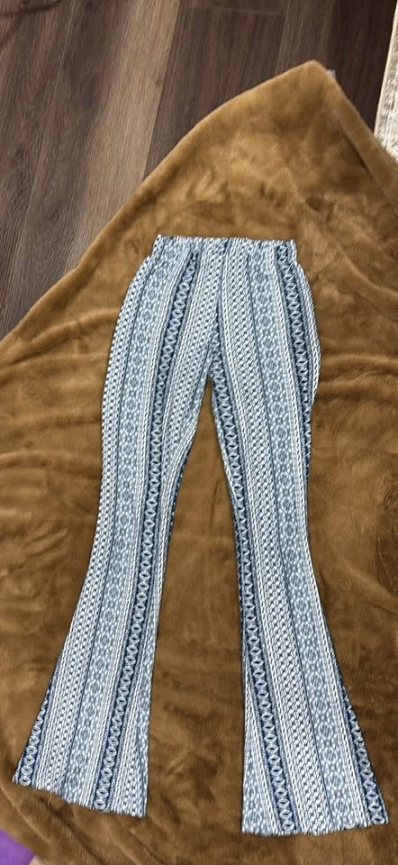 blue patterned flared fashion nova leggings