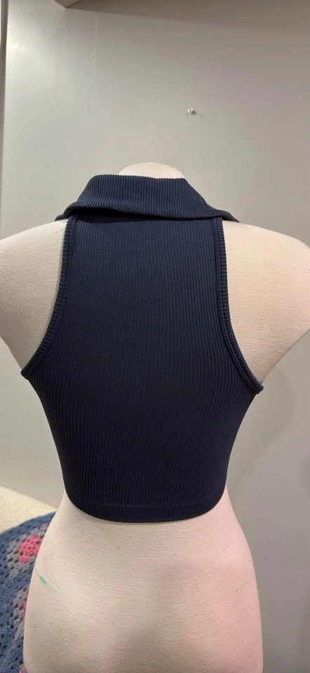 garage cropped tank top with a collar - photo 2