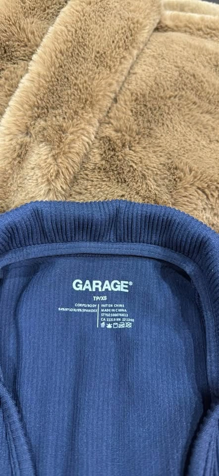 garage cropped tank top with a collar - photo 3