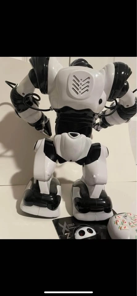 WowWee Remote Control Robot Programmable Robosapien X - photo 3